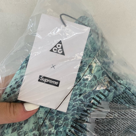 SUPREME x NIKE ACG • Nylon trail short mint snakeprint size XL - Picture 5 of 7